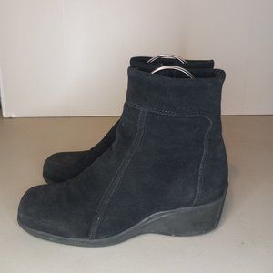 La Canadienne Suede Leather Ankle Boots Black Size 8.5